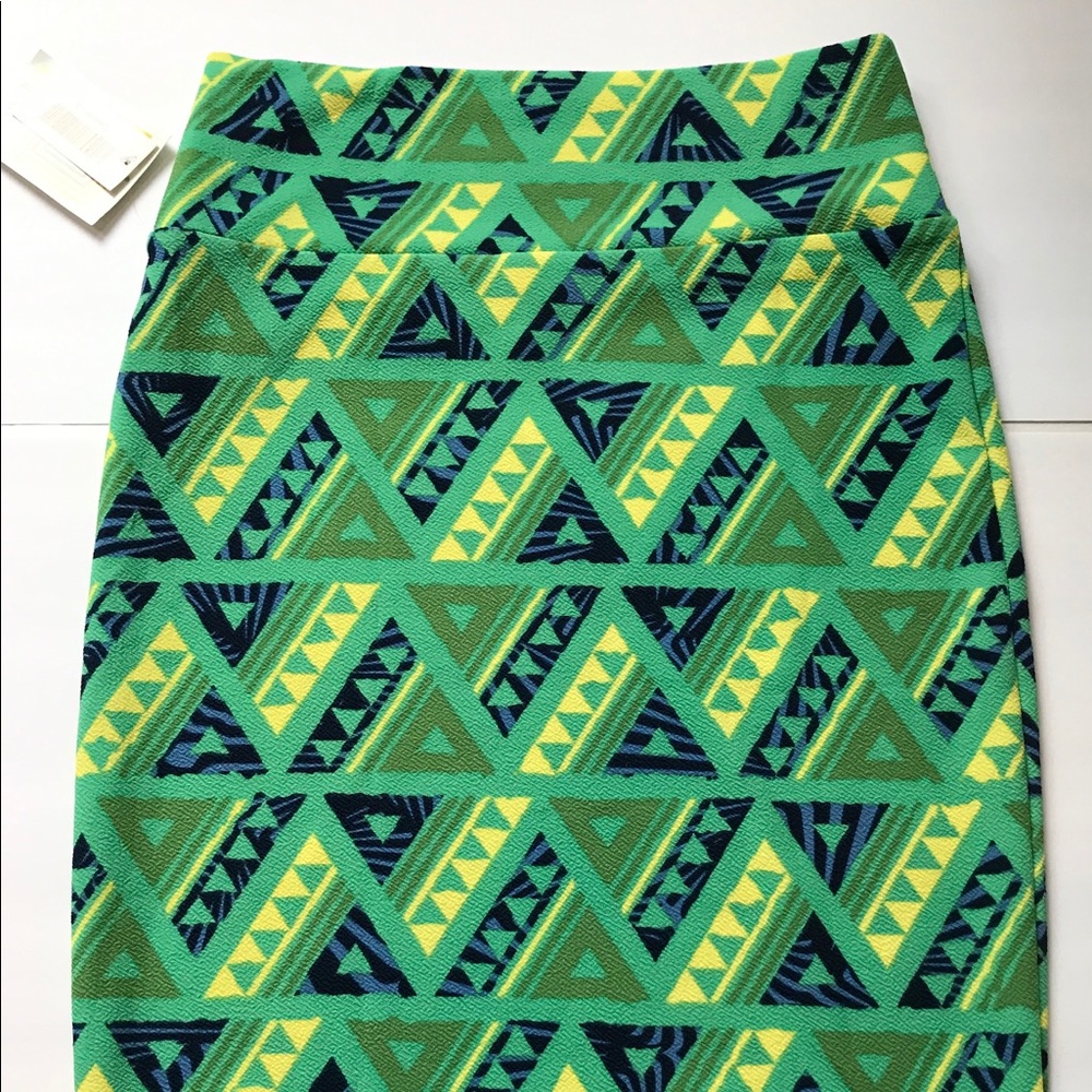 Small Lularoe Cassie Pencil Skirt